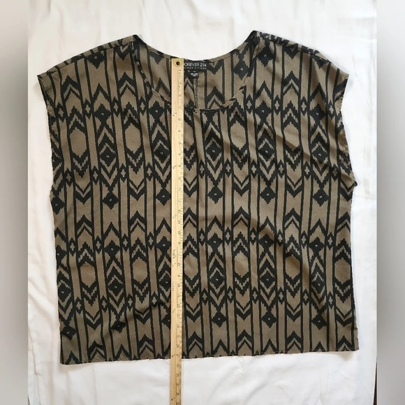 Forever 21 Plus Womens Olive Green Tunic Blouse 3X - Picture 3 of 8